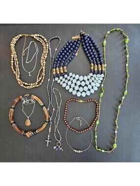 10 Necklaces / Fashion / Costume (L32)
